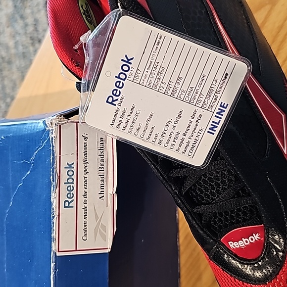 Ahmad Bradshaw New York Giants issued custom Cleats - Picture 2 of 10